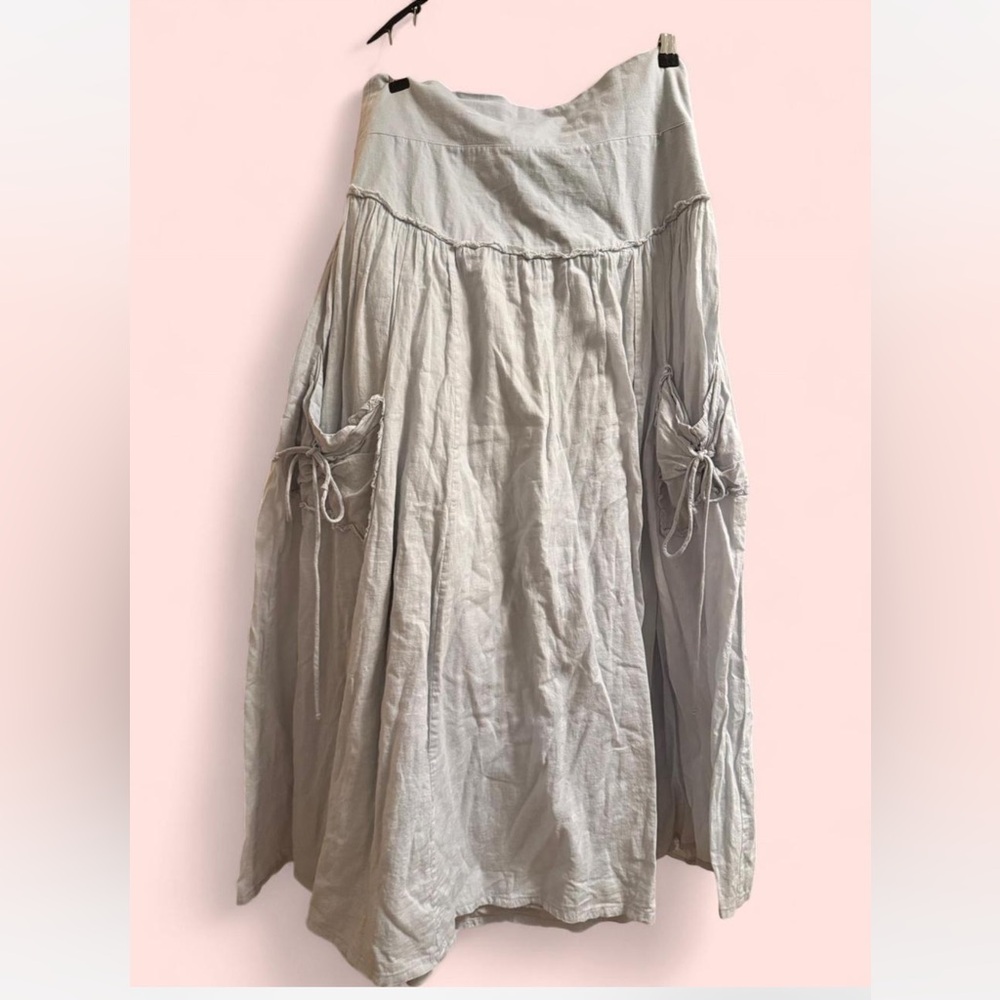SOLD / RARE 🩶🩵 Urban Outfitters maxi skirt